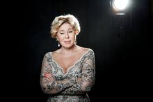 Любовь Успенская будет ездить на гастроли только в сопровождении дочери Любовь Успенская будет ездить на гастроли только в сопровождении дочери