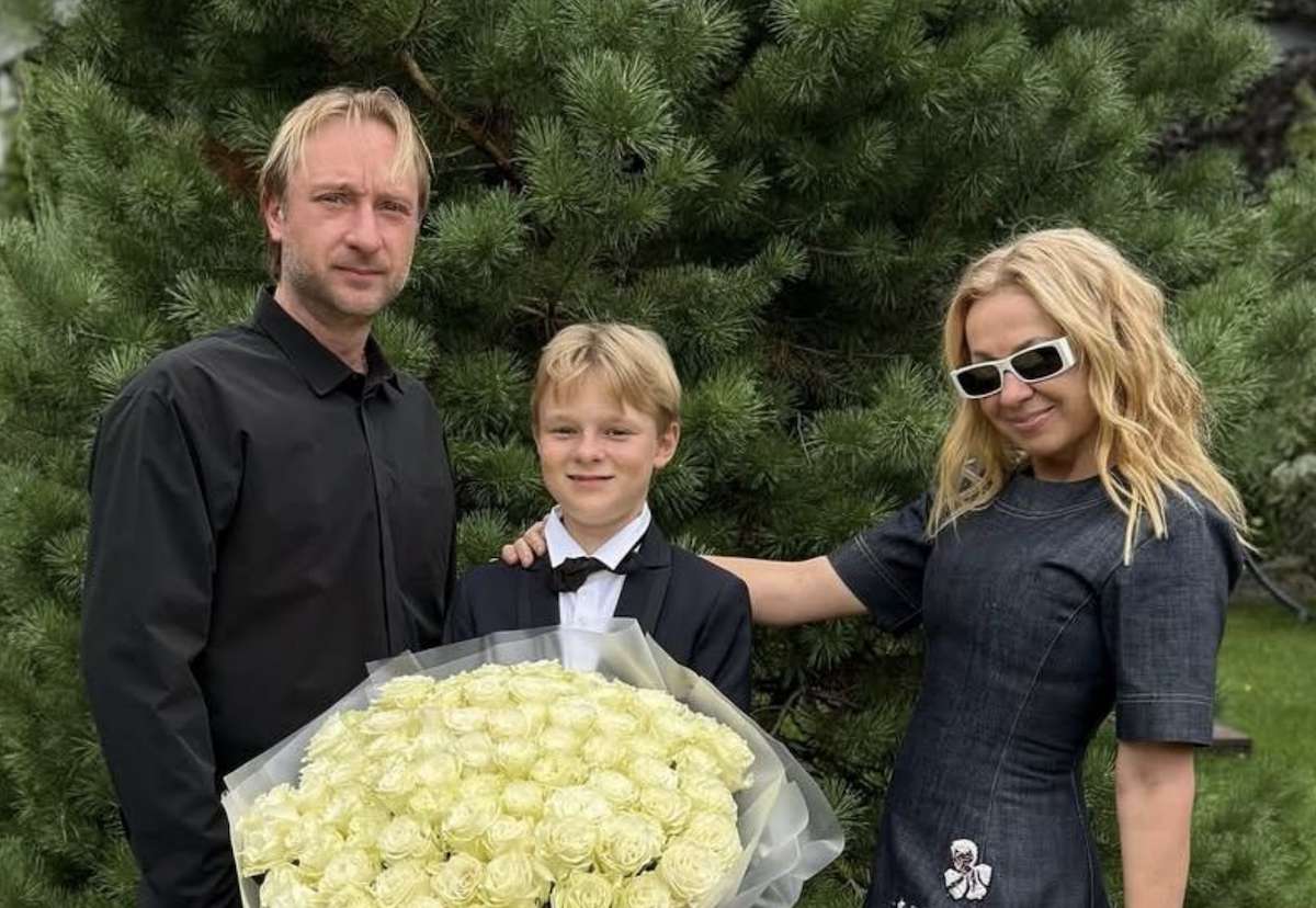 Яна Рудковская с мужем Евгением Плющенко и сыном Александром