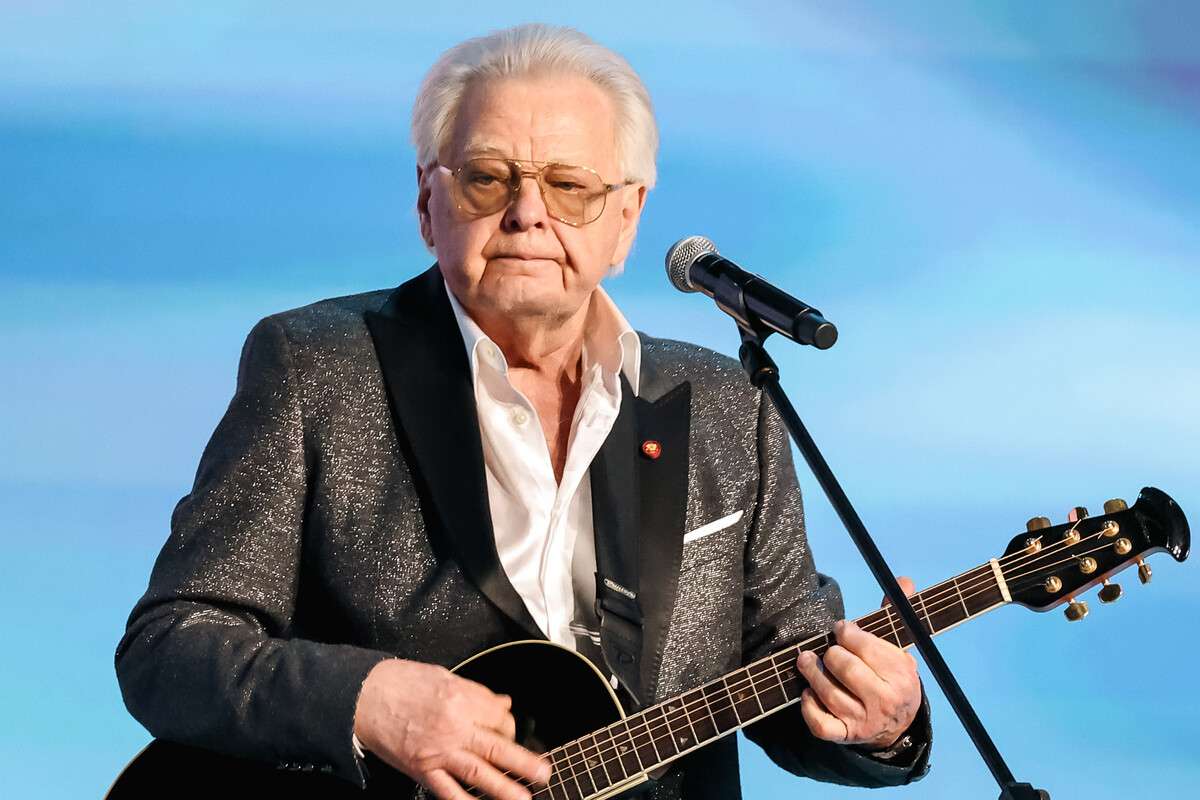 Юрий Антонов