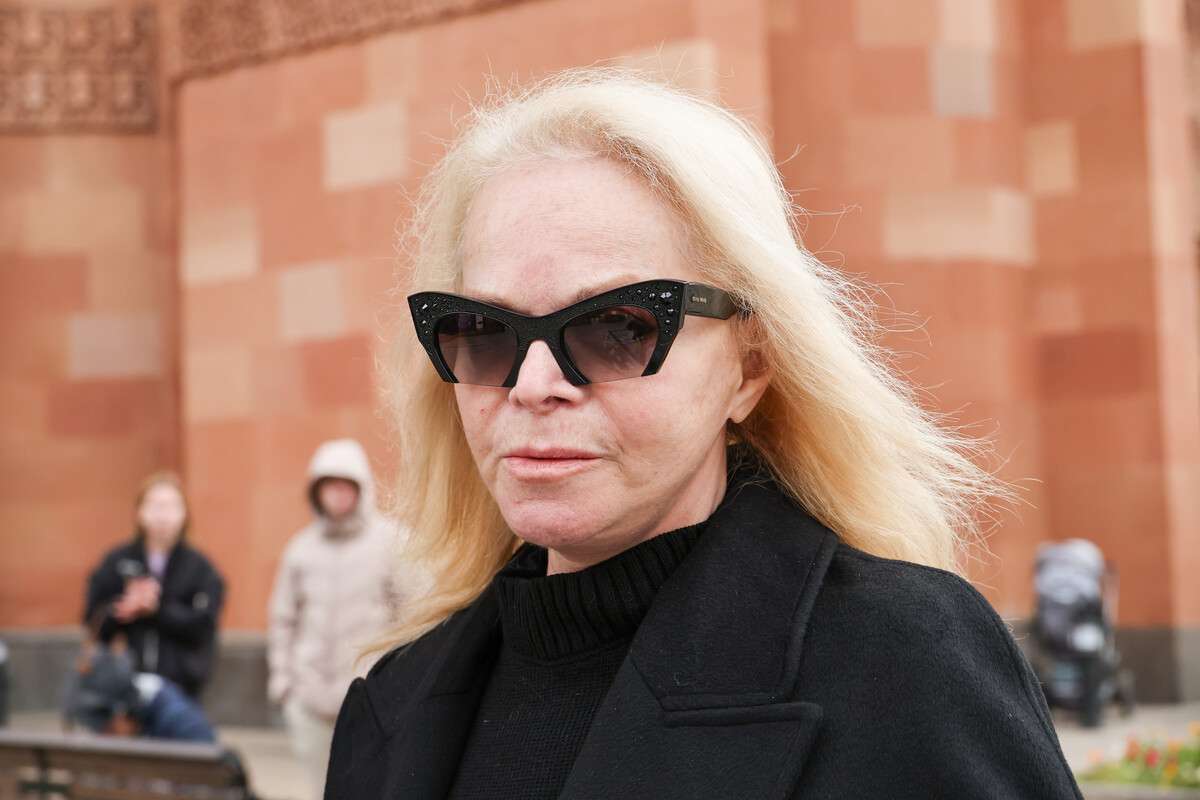 Лариса Долина