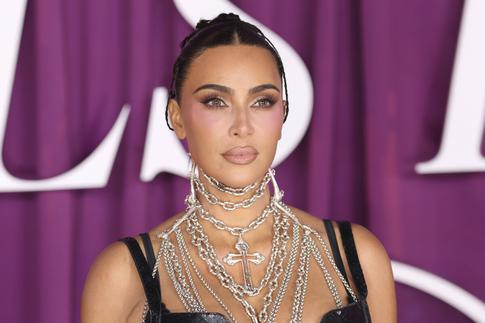 Ким Кардашьян отреагировала на критику пирсингованных пальцев дочери