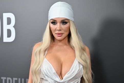 «Расследование завершено»: Анна Седокова объяснила, откуда у нее дома мужские носки