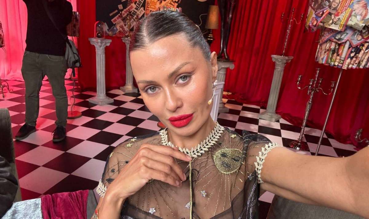 «Рожа не треснет»: поклонники прокомментировали желание Бони побаловать себя сладостями