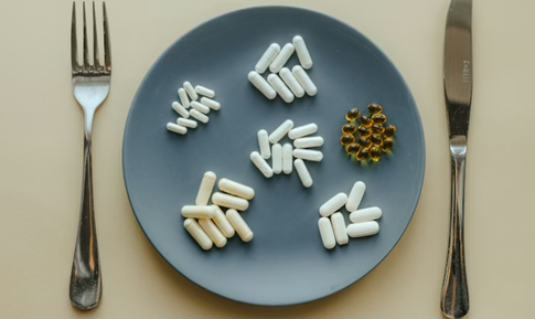 Лучшее — враг хорошего: почему нельзя принимать все витамины разом