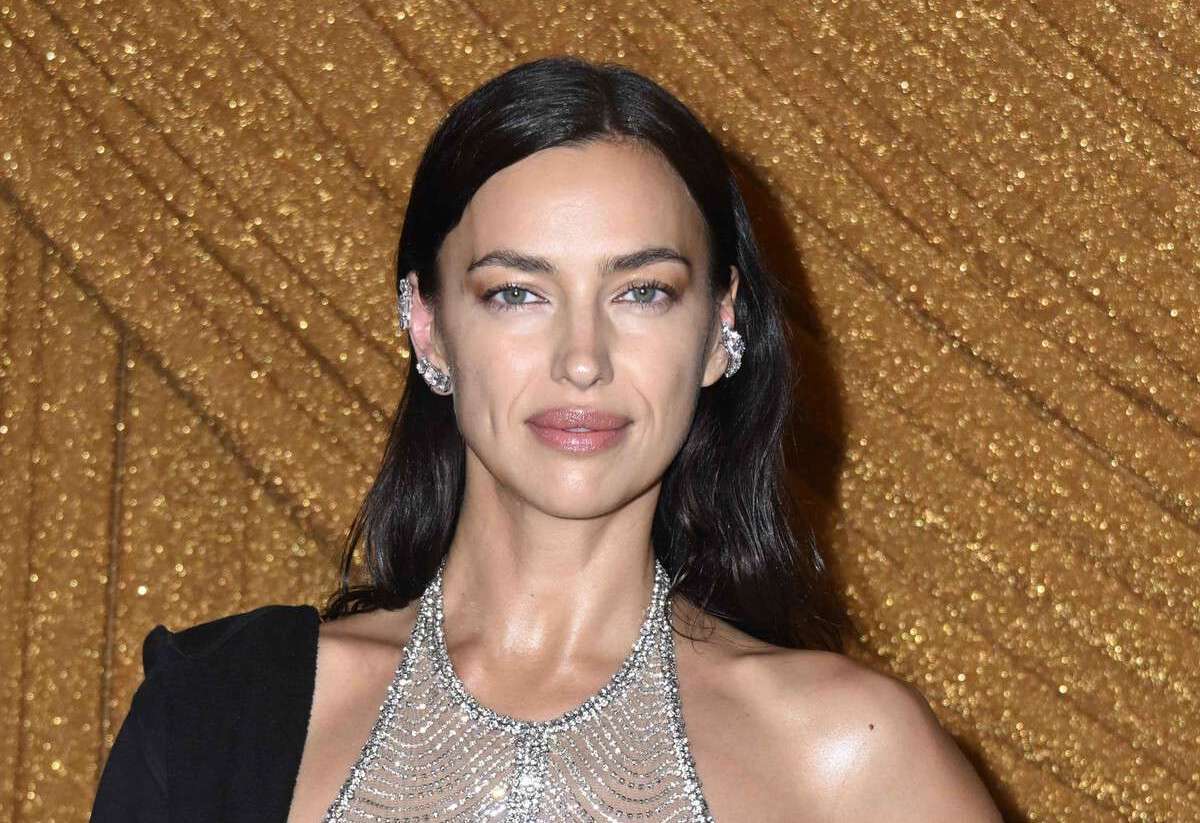 Ирина Шейк взбудоражила фанатов смелыми кадрами с пляжа