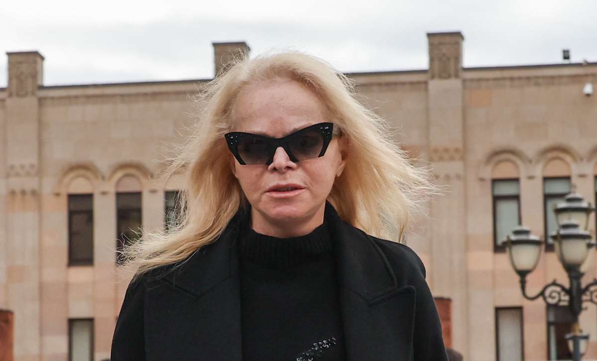 Лариса Долина