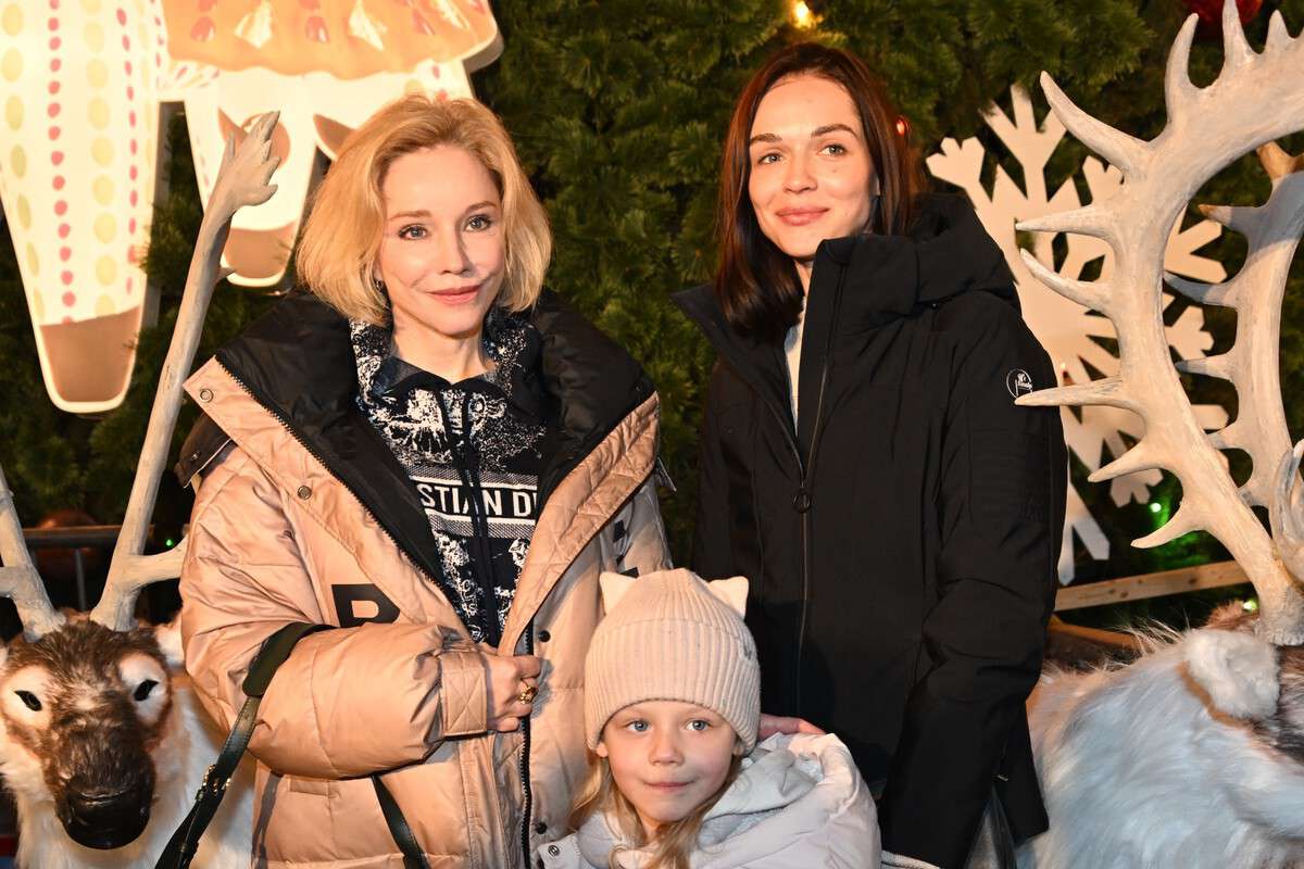 Марина Зудина, Софья Синицына и Мия