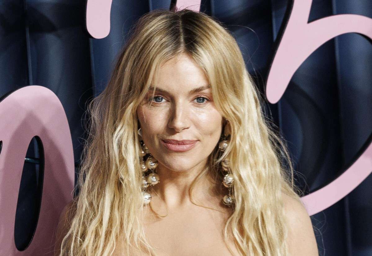 Сиенна Миллер