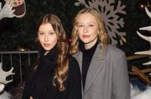 «Как надоели»: новые фото Юлии и Анны Пересильд разозлили соцсети «Как надоели»: новые фото Юлии и Анны Пересильд разозлили соцсети