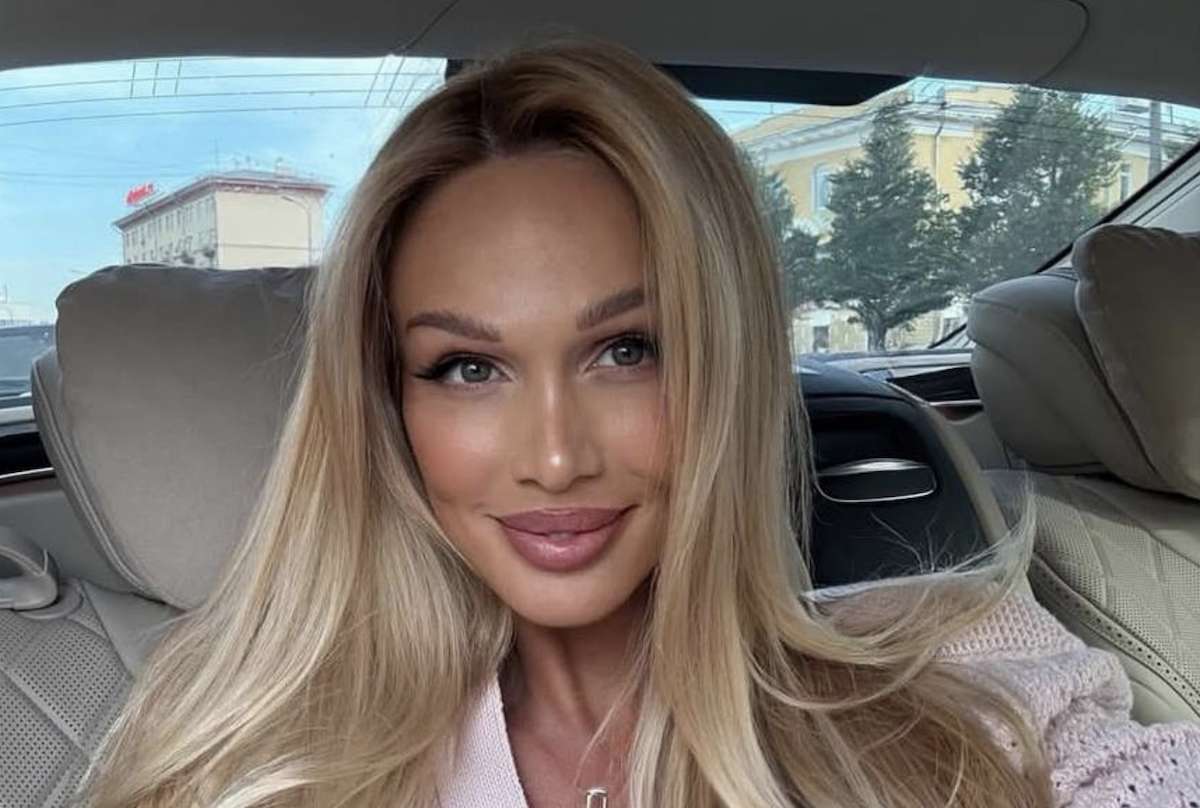 Вопреки всем слухам: Виктория Лопырева вышла в свет с мужем и сыном