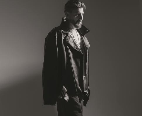 Александр Устюгов: «Как только заканчиваются съемки, я перестаю бриться»