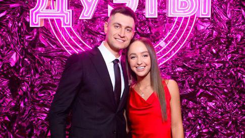 «Ждем ваше чудо»: беременная Краймбрери принимает поздравления от фанатов и коллег