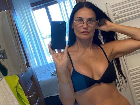 62-летняя Деми Мур откровенно рассказала об эротических съемках