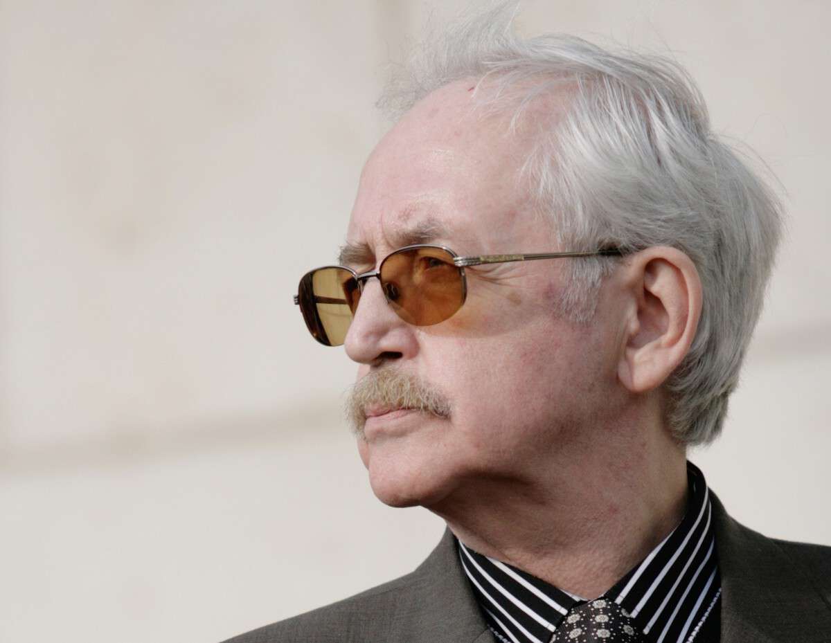 ВАСИЛИЙ ЛИВАНОВ