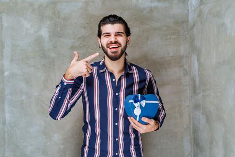 Дареному коню в зубы смотрят: стоматолог назвал топ подарков для ухода за полостью рта