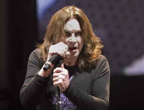 Больной Паркинсоном Оззи Осборн выступит с Black Sabbath: фанаты бьют тревогу