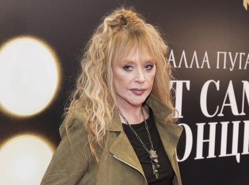 75-летняя Алла Пугачева появилась в блоге мужа в обтягивающих брюках