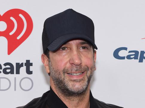 58-летнего Дэвида Швиммера заметили вместе с молодой возлюбленной