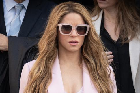 «Мне очень грустно»: Шакира отменяет концерт из-за проблем со здоровьем