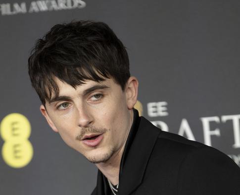 Тимоти Шаламе и Кайли Дженнер засняли «воркующими» на церемонии BAFTA