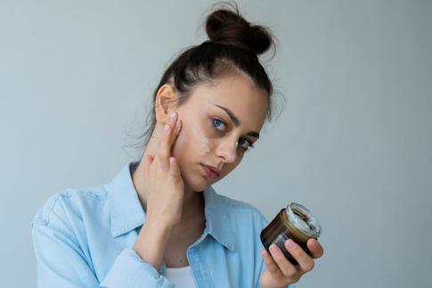 Дешево и эффективно: топ бюджетных аптечных средств для безупречной кожи