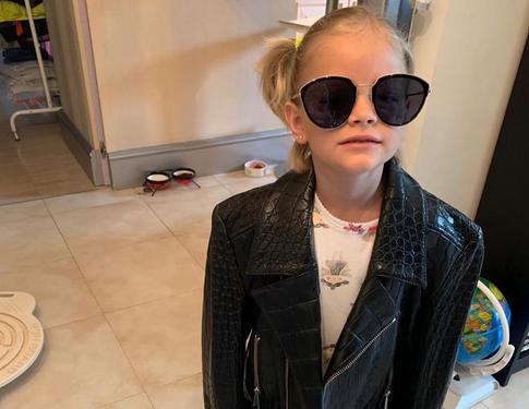 «Таких певиц и без нее хватает»: мама Тимати потроллила внучку