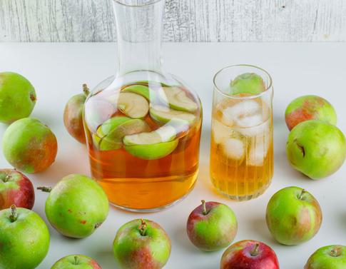 Яблочный уксус: для чего его пьют женщины и как не навредить здоровью