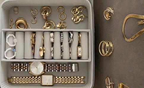 Возвращаем блеск: эффективные способы очистки потускневших украшений