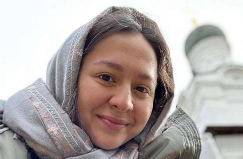 «Прошу прощения»: Манижа извинилась за слухи о беременности