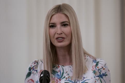 Иванка Трамп отреагировала на новость о беременности невестки Карли Клосс