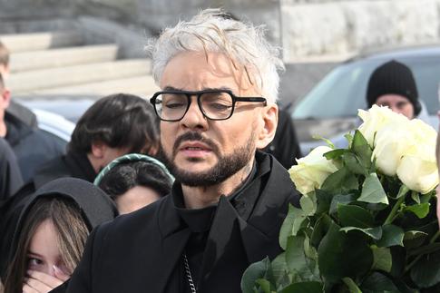 Экс-домработница Киркорова описала его тяжелое состояние после смерти отца