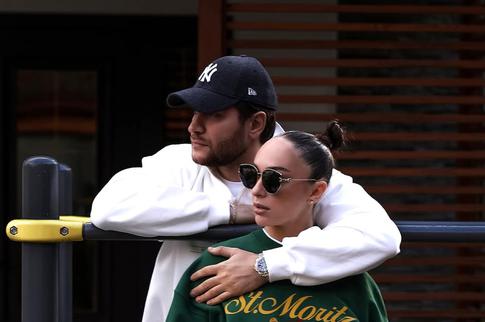 «Никого так не любил»: праздничные фото Давы и Краймбрери умилили фанатов