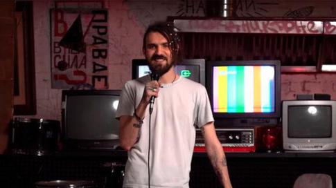 Комика Артемия Останина, оскорбившего инвалида, задержали при побеге из РФ