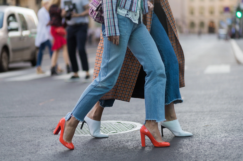 Джинсы, которые никогда не выйдут из моды: какие носим этой весной