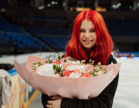 Вышедшая в свет Трусова подогрела слухи о беременности