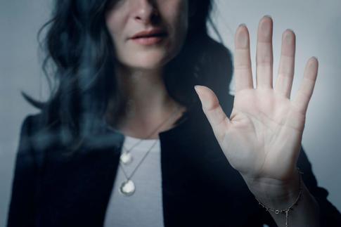 Остановить харассмент: правила поведения при сексуальных домогательствах на работе