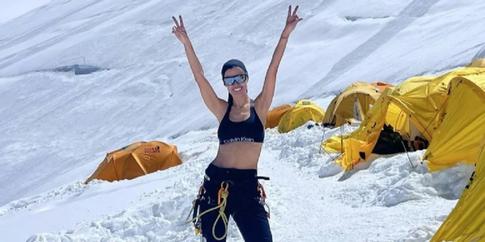 Виктория Боня покоряет Эверест: детали сложного восхождения