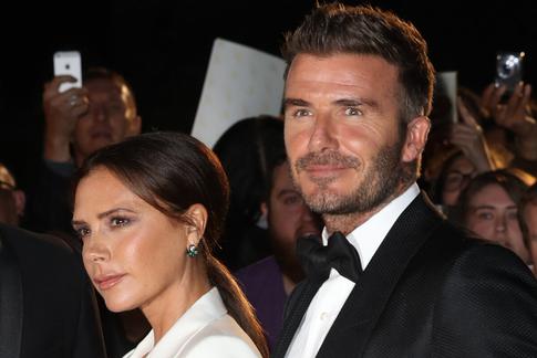 Без старшего: чета Бекхэмов вышла в свет в честь особого события