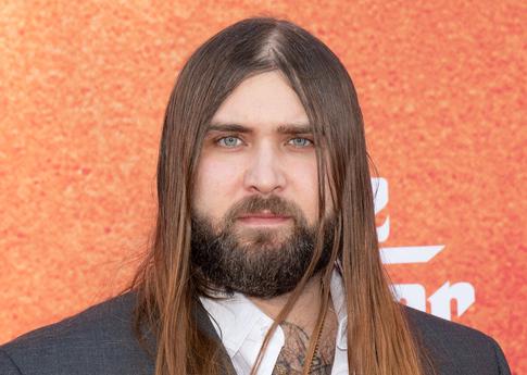 Напавшему на мать сыну Николаса Кейджа назначили лечение