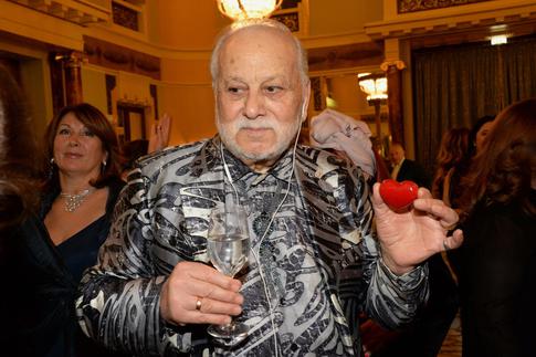 ФНС требует долг с покойного отца Киркорова: что теперь с легендарной квартирой