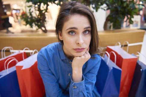 Чувство вины за покупки: почему оно возникает и как от него избавиться