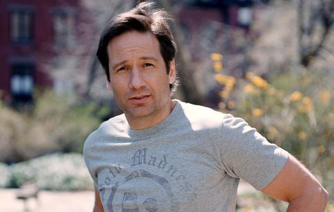 Дэвид Духовны тайно женился на возлюбленной, младше него на 33 года