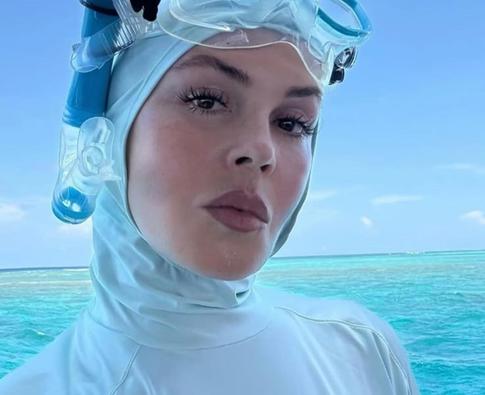«Русалочка!»: Стриженова восхитилась внешностью одетой в акваланг Андреевой