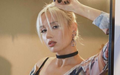 «Мне сделали предложение»: Клава Кока показала кольцо от поклонника