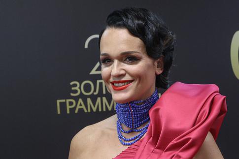 «Можно поздравить»: Слава спровоцировала слухи о помолвке