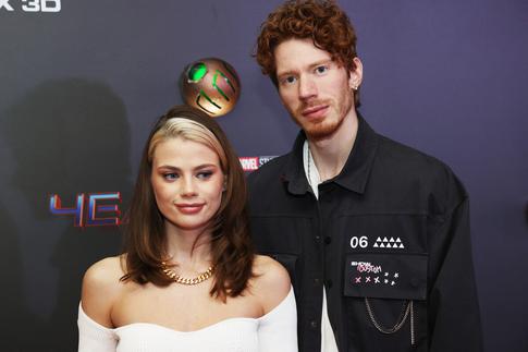 Полуголая жена Никиты Преснякова снялась в бане вместе с подругой