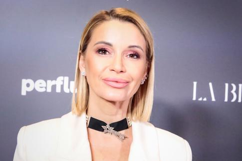 «Может, не будем?»: сын Орловой запретил ей себя снимать для соцсетей