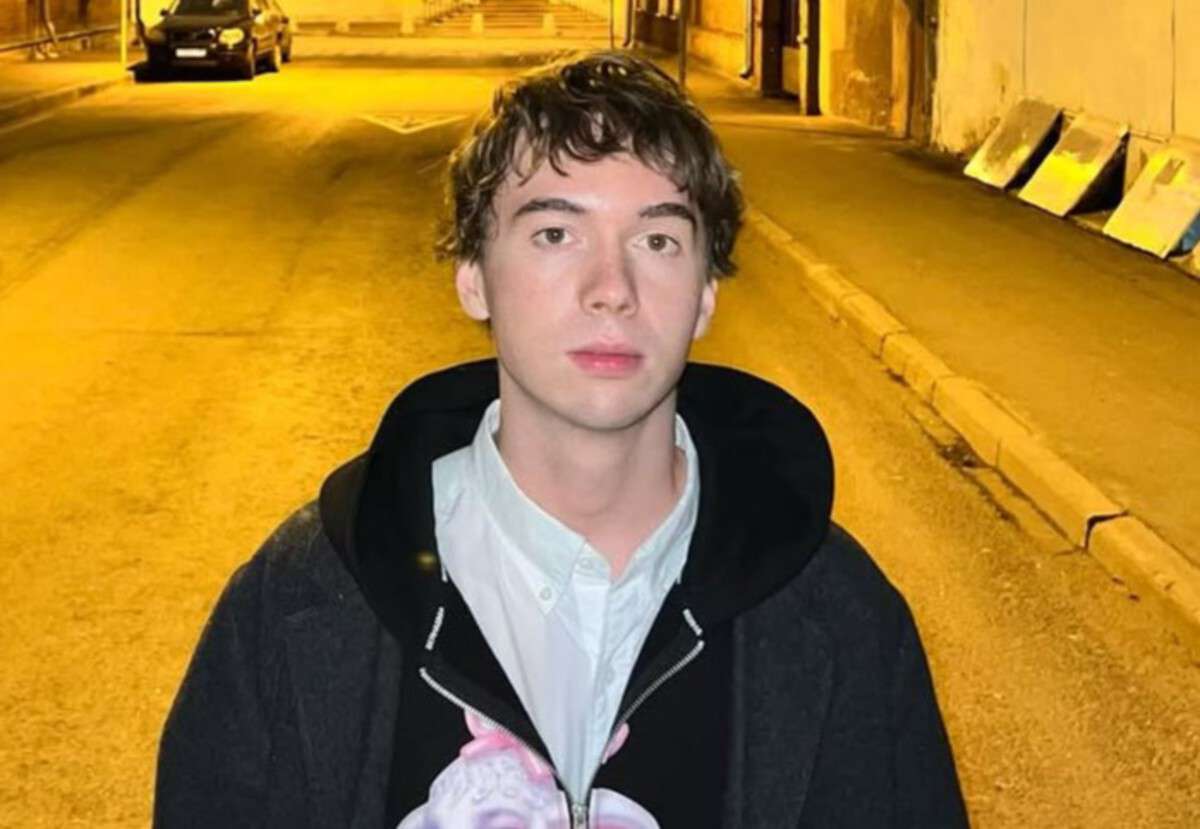 Денис Власенко