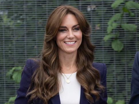 Инсайдеры прочли по губам, что Кейт Миддлтон сказала Шарлотте об отце