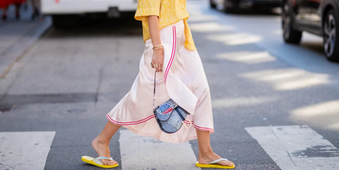 И на пляж, и в офис: как и с чем будем носить вьетнамки этим летом